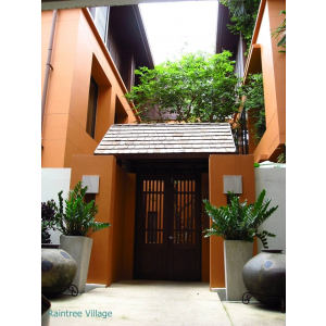 Raintree Cluster House for rent in Sukhumvit 41 with security and swimming pool around Phrom Phong BTS