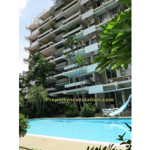 Apartment nice swimming pool, tennis court about 135 sq m. with 2 bedroom 2 bathroom, big balcony, in Soi Saladaeng (Cat allowed) 