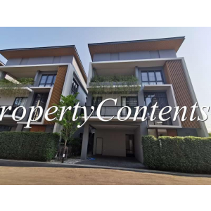 4 bedroom house for rent in 24hrs security compound sharing pool
