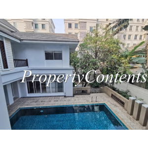 Compound house with private swimming pool near Thong Lo BTS