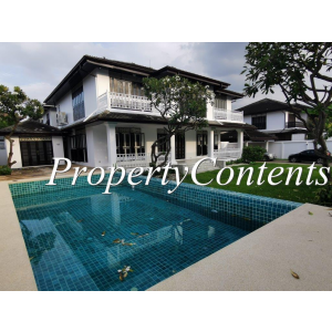 Exclusive house with private swimming pool for rent in Sukhumvit 71