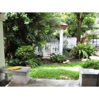 Single House for rent with garden in Soi Soonvijai