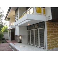 House 4 bedroom for rent deep in Soi Thonglor
