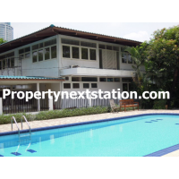 House 4 bedroom with garden share swimming pool for rent in Sukhumvit 71 or Pridee Banomyong near St Andrew international or Phra Khanong BTS station
