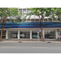 Ground floor Office &Showroom area 305 sq m. for rent on Surawong road around Chong Nonsi