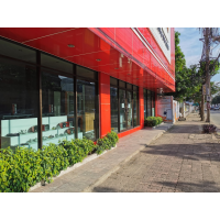 Showroom& 4-Office rooms, toilets on Ground Floor about 250 sq m. split-type A/C  at Baht 450/ sq m. or Baht 112,500 per month   share parking available in the compound On Pattanakarn 67-69