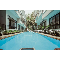 3 bedroom house shared swimming pool around Thong Lo BTS