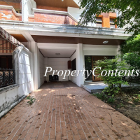 3.5-stories Home Office in Phaholyothin 7-9 with 3+1 bed about 350 sq m.,10 min walk to  Ari BTS station 