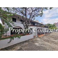 3bedroom house small garden in compound share ool near Bearing BTS Station