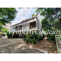 Townhouse with garden 3 bedroom fo rent in Sukhumvit 49 near Thong Lo BTS