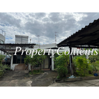 Old 1-STO House on Land 211 sq wah in Phaholyothin 5 or Areesamphan 1