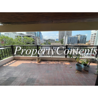 Apartment in soi Sukhumvit 12 about 250 sqm. 3 bedroom, fully furnished and big balcony close to Asok BTS station (Pet allowed)