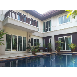 4 bedroom hwith private pool in secure compound near Thong Lo BTS