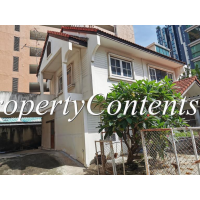 2-Storey House on land 84 sq wah (336 sq m.) house with a usable area of about 200 sqm. with 3 bed in Sukhumvit 61 near Ekkamai BTS station